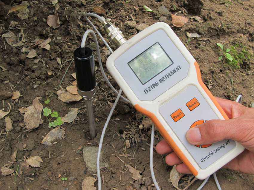 测试土壤湿度仪